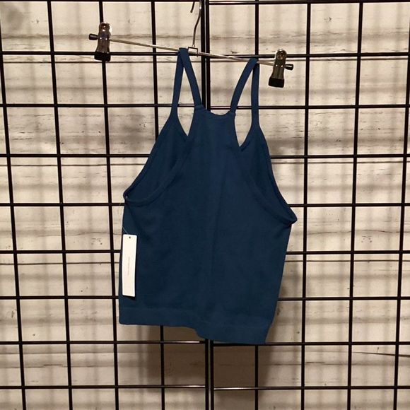 Ododos Racerback Ribbed Crop Top P134 - Picture 3 of 3